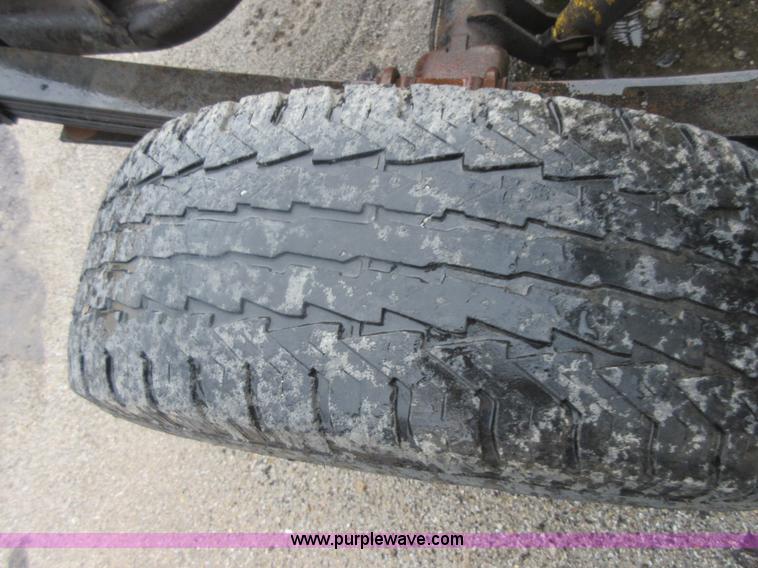 image for item I2084 1990 Chevrolet 2500 pickup truck cab and chassis