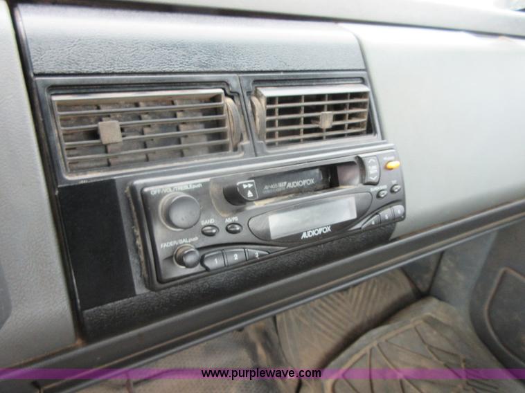 image for item I2084 1990 Chevrolet 2500 pickup truck cab and chassis