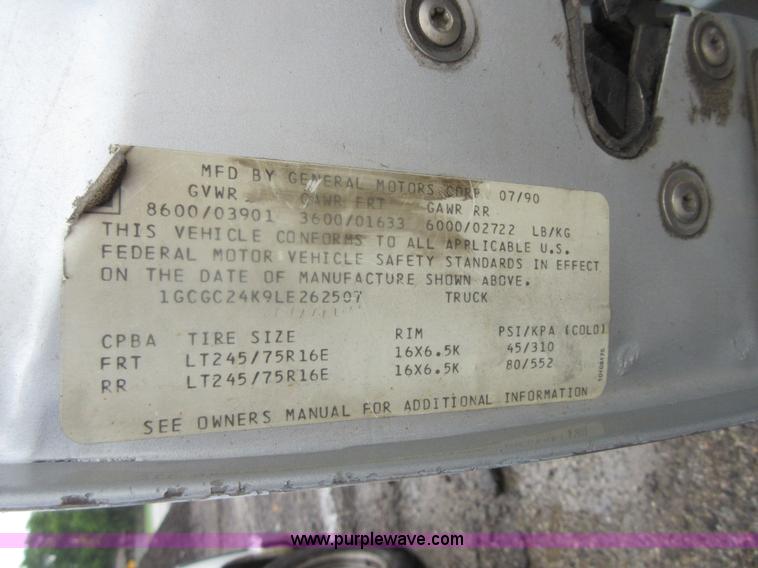 image for item I2084 1990 Chevrolet 2500 pickup truck cab and chassis