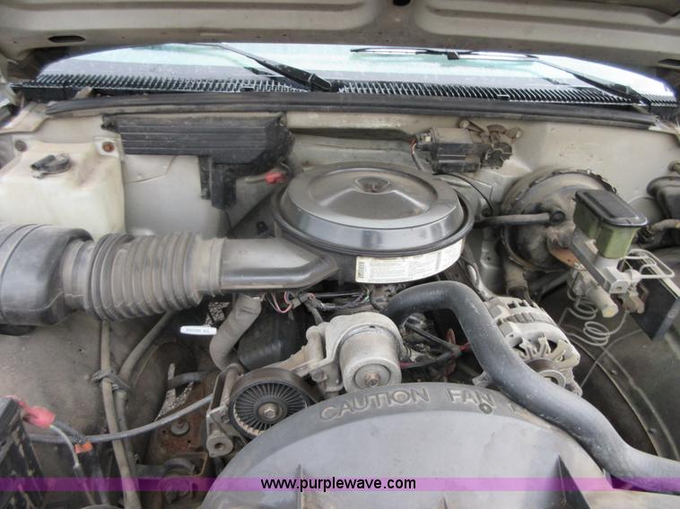 image for item I2084 1990 Chevrolet 2500 pickup truck cab and chassis