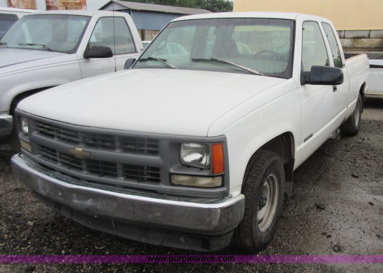 image for item I2085 1996 Chevrolet 1500 pickup truck