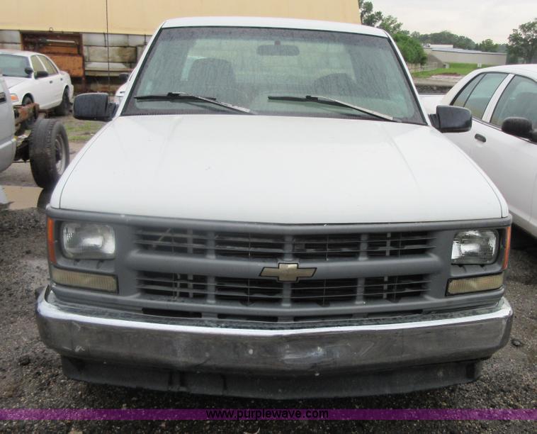 image for item I2085 1996 Chevrolet 1500 pickup truck