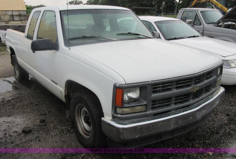 image for item I2085 1996 Chevrolet 1500 pickup truck