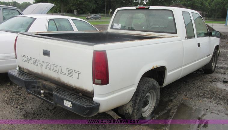 image for item I2085 1996 Chevrolet 1500 pickup truck