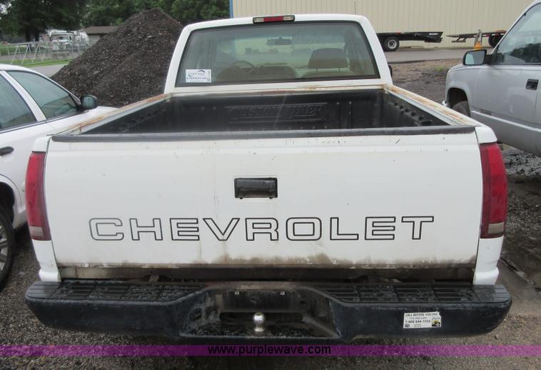image for item I2085 1996 Chevrolet 1500 pickup truck