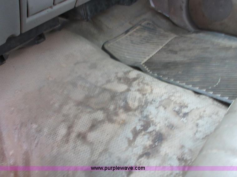 image for item I2085 1996 Chevrolet 1500 pickup truck