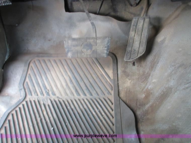 image for item I2085 1996 Chevrolet 1500 pickup truck