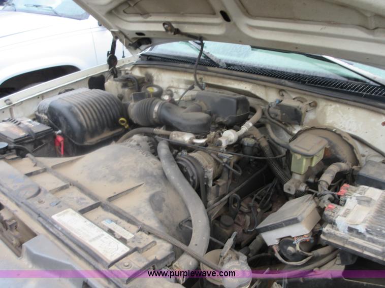 image for item I2085 1996 Chevrolet 1500 pickup truck