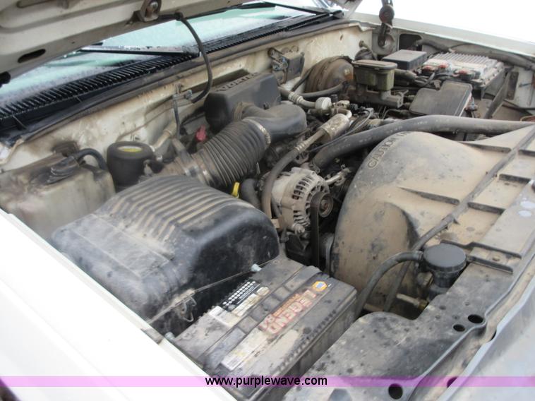 image for item I2085 1996 Chevrolet 1500 pickup truck