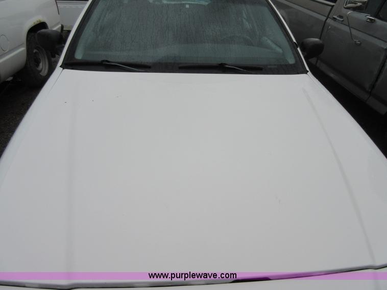 image for item I2086 2004 Ford Crown Victoria Police Interceptor