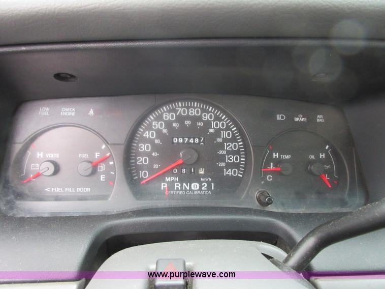 image for item I2086 2004 Ford Crown Victoria Police Interceptor