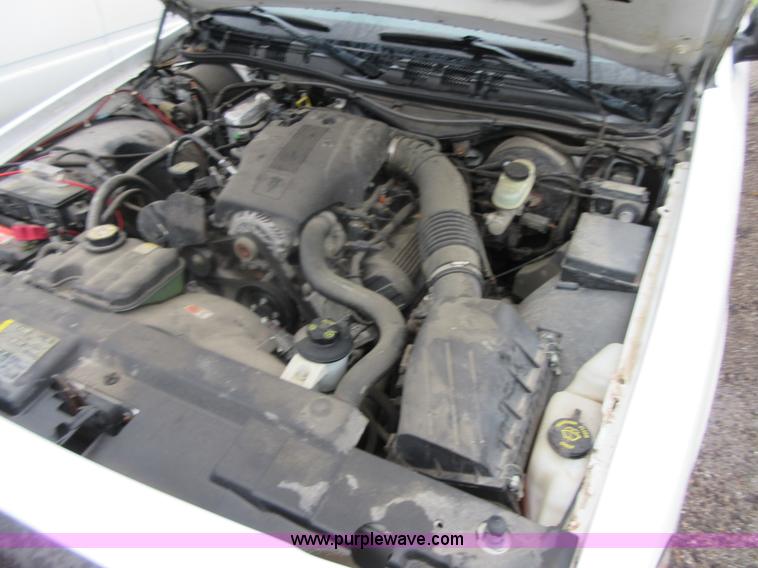 image for item I2086 2004 Ford Crown Victoria Police Interceptor