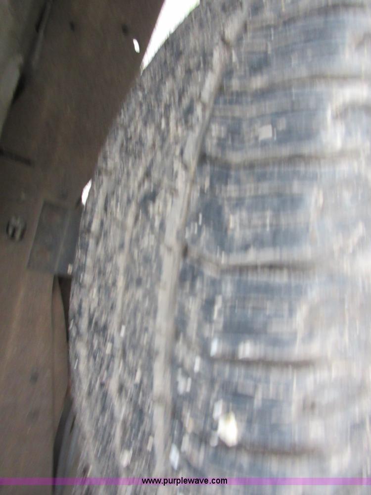 image for item I2087 1992 Ford F150 pickup truck