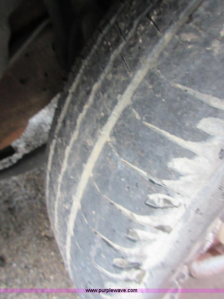 image for item I2087 1992 Ford F150 pickup truck