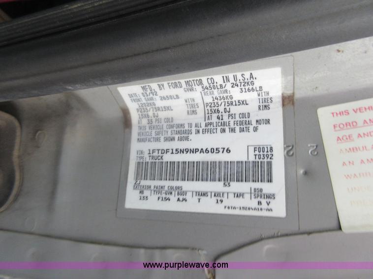 image for item I2087 1992 Ford F150 pickup truck