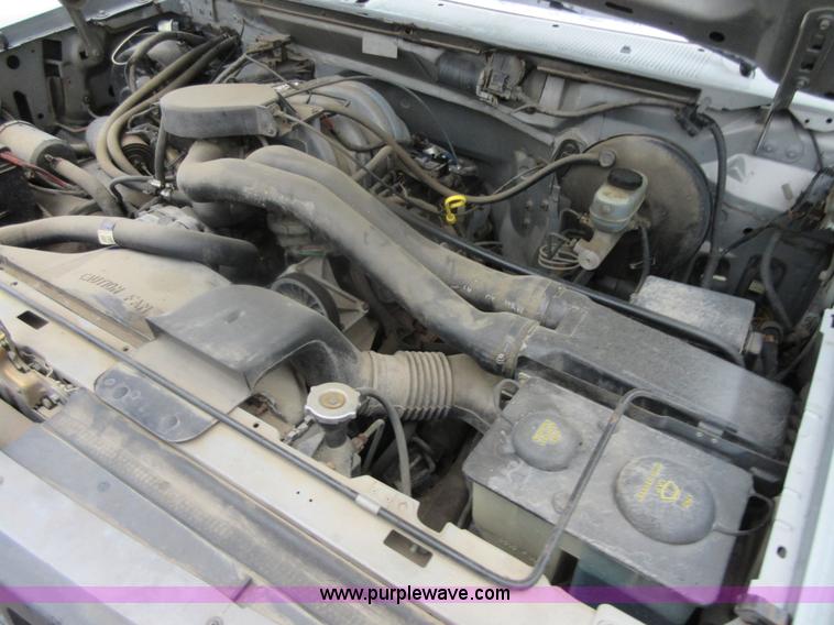 image for item I2087 1992 Ford F150 pickup truck