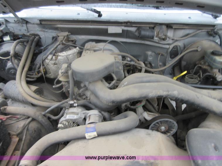 image for item I2087 1992 Ford F150 pickup truck