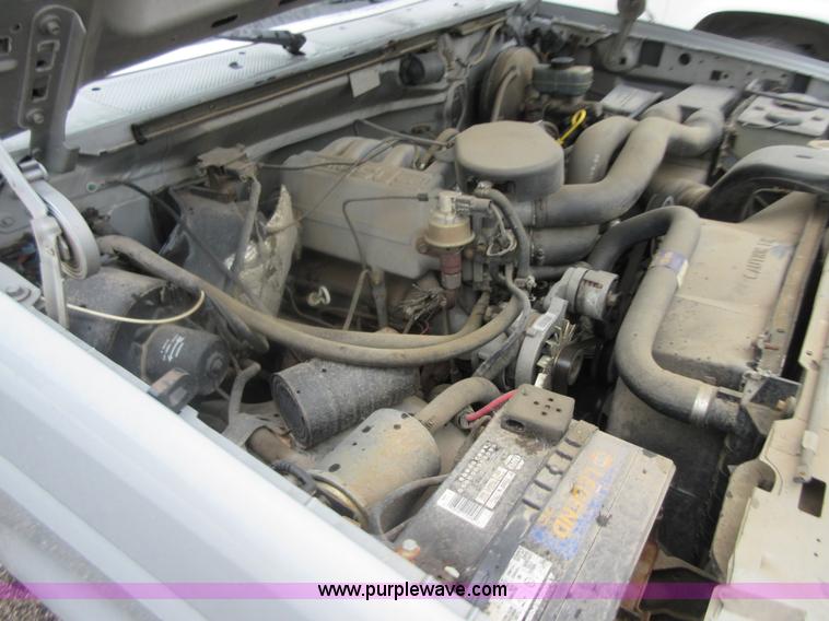 image for item I2087 1992 Ford F150 pickup truck