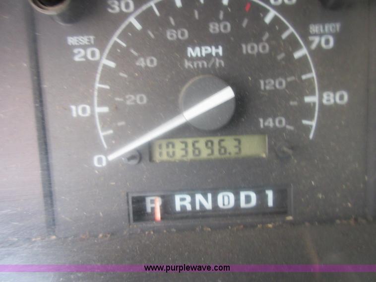 image for item I2087 1992 Ford F150 pickup truck