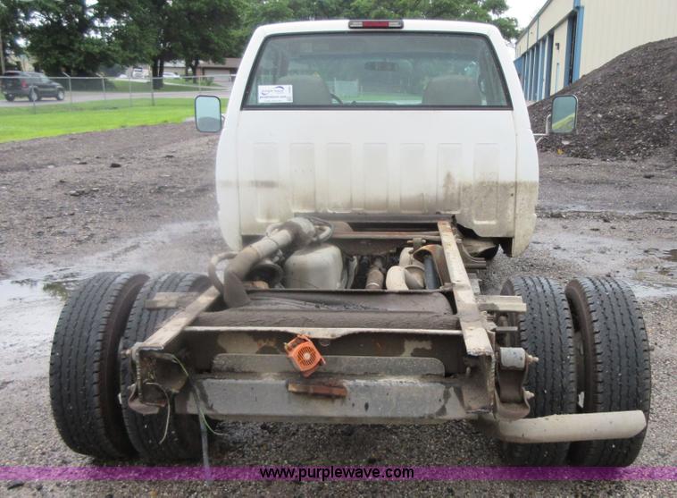 image for item I2088 2000 Chevrolet 3500 pickup truck cab and chassis