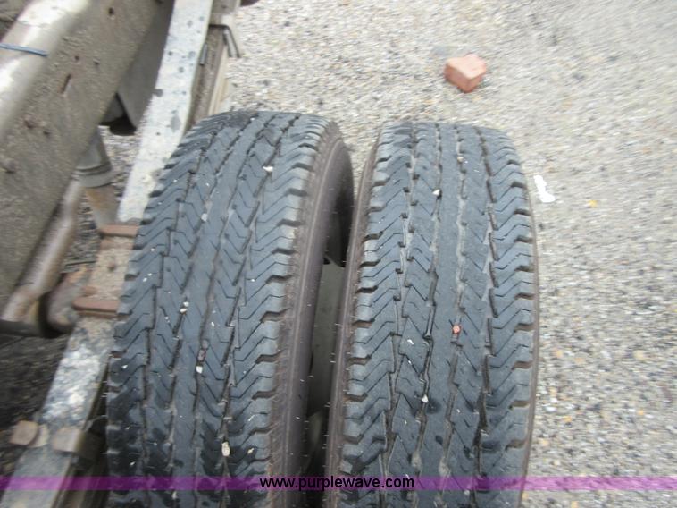 image for item I2088 2000 Chevrolet 3500 pickup truck cab and chassis