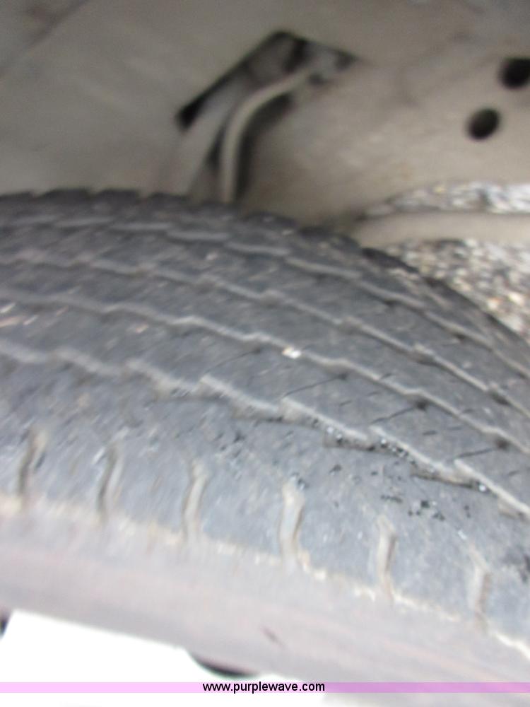 image for item I2088 2000 Chevrolet 3500 pickup truck cab and chassis