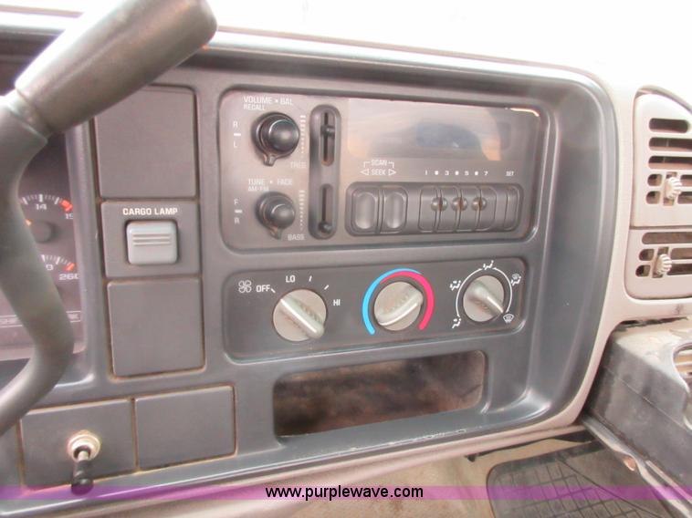 image for item I2088 2000 Chevrolet 3500 pickup truck cab and chassis