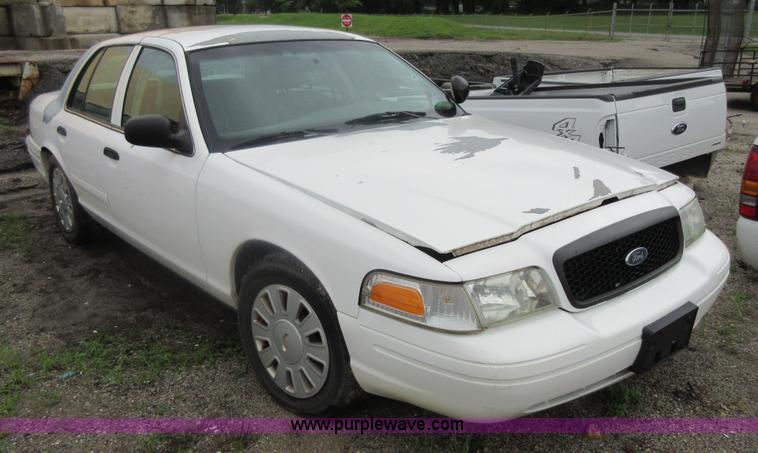 image for item I2089 2006 Ford Crown Victoria Police Interceptor