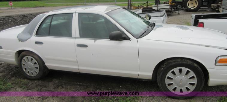 image for item I2089 2006 Ford Crown Victoria Police Interceptor
