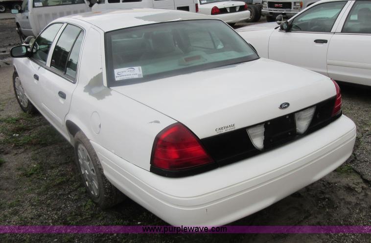 image for item I2089 2006 Ford Crown Victoria Police Interceptor