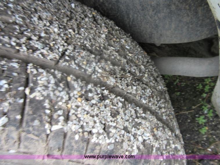 image for item I2089 2006 Ford Crown Victoria Police Interceptor