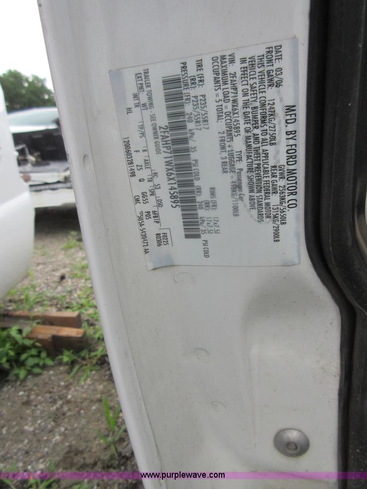 image for item I2089 2006 Ford Crown Victoria Police Interceptor