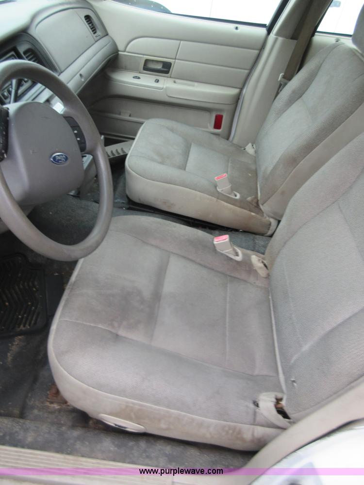image for item I2089 2006 Ford Crown Victoria Police Interceptor