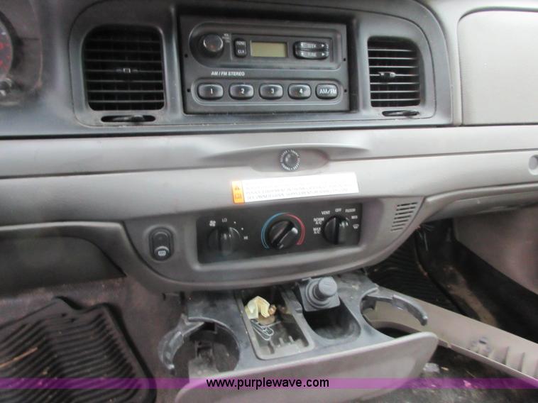 image for item I2089 2006 Ford Crown Victoria Police Interceptor