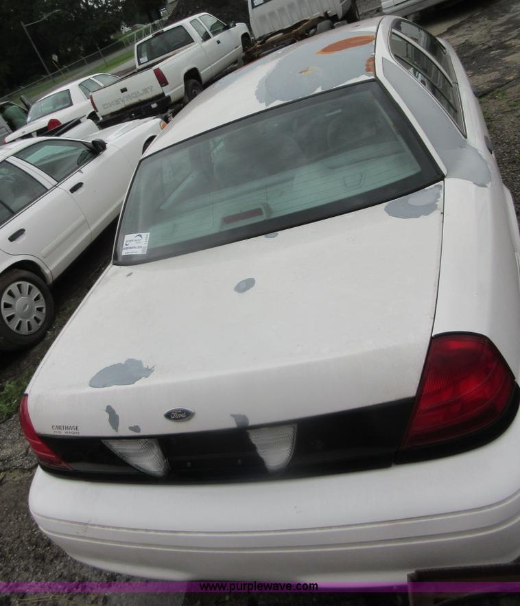 image for item I2090 2006 Ford Crown Victoria Police Interceptor