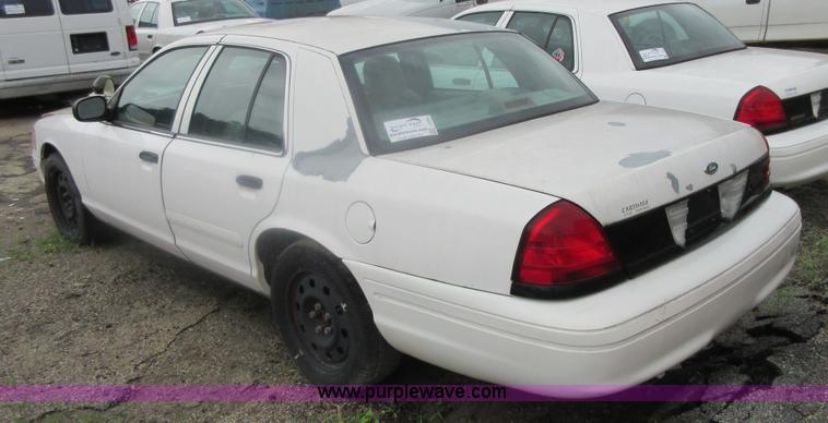 image for item I2090 2006 Ford Crown Victoria Police Interceptor