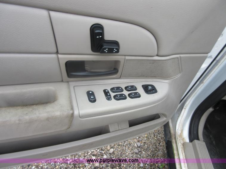 image for item I2090 2006 Ford Crown Victoria Police Interceptor