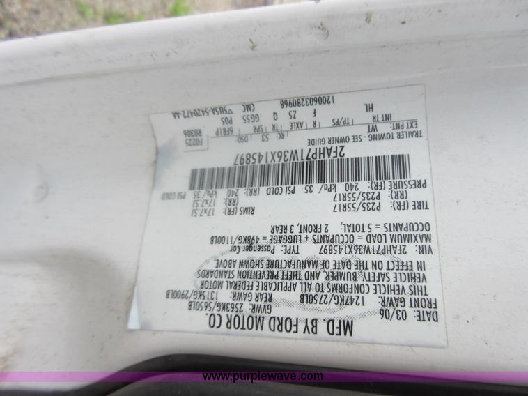 image for item I2090 2006 Ford Crown Victoria Police Interceptor