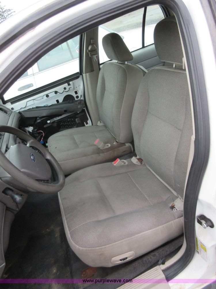 image for item I2090 2006 Ford Crown Victoria Police Interceptor