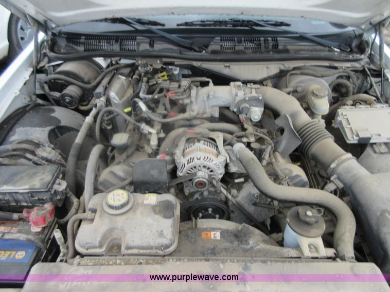 image for item I2090 2006 Ford Crown Victoria Police Interceptor