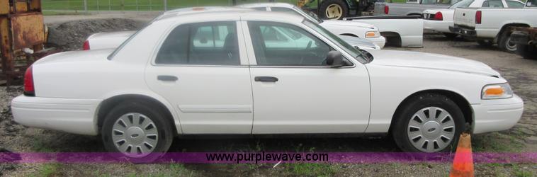 image for item I2091 2010 Ford Crown Victoria Police Interceptor