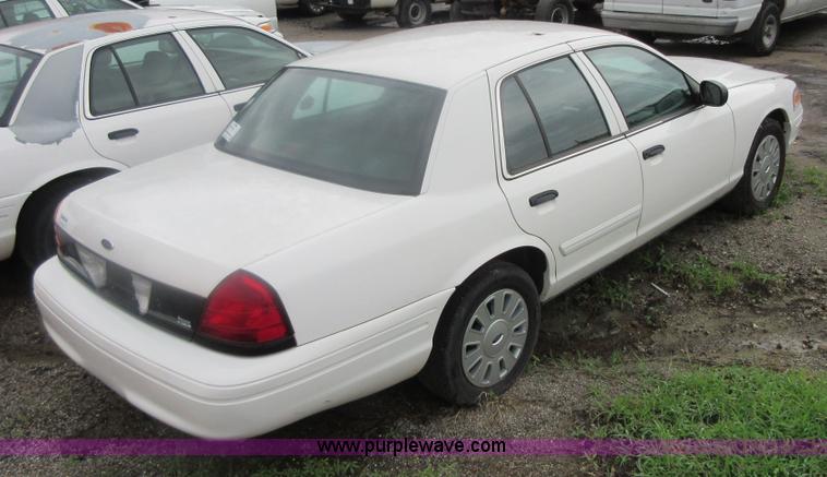 image for item I2091 2010 Ford Crown Victoria Police Interceptor