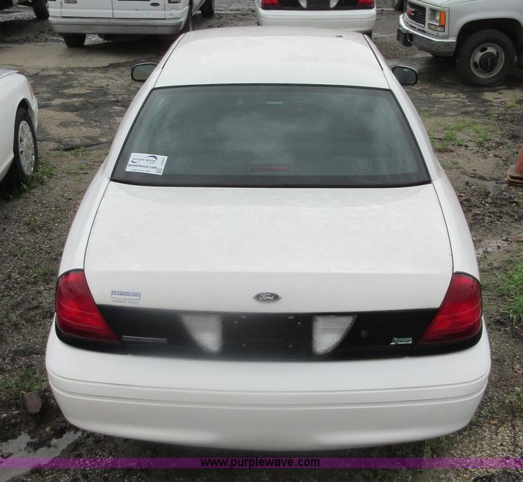 image for item I2091 2010 Ford Crown Victoria Police Interceptor