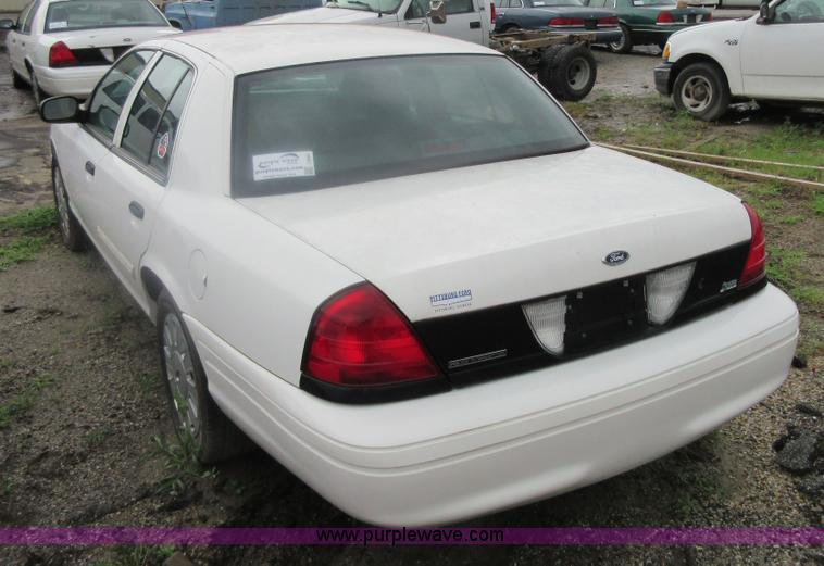 image for item I2091 2010 Ford Crown Victoria Police Interceptor