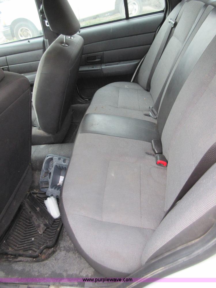 image for item I2091 2010 Ford Crown Victoria Police Interceptor