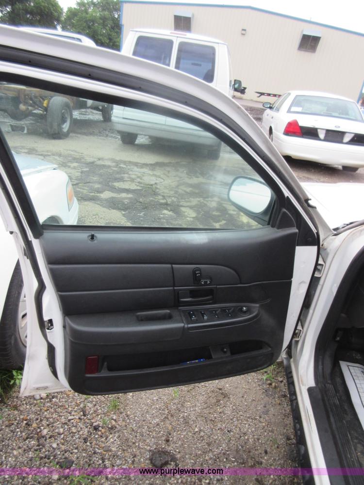 image for item I2091 2010 Ford Crown Victoria Police Interceptor