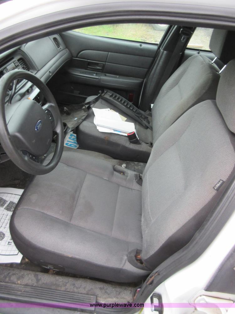 image for item I2091 2010 Ford Crown Victoria Police Interceptor