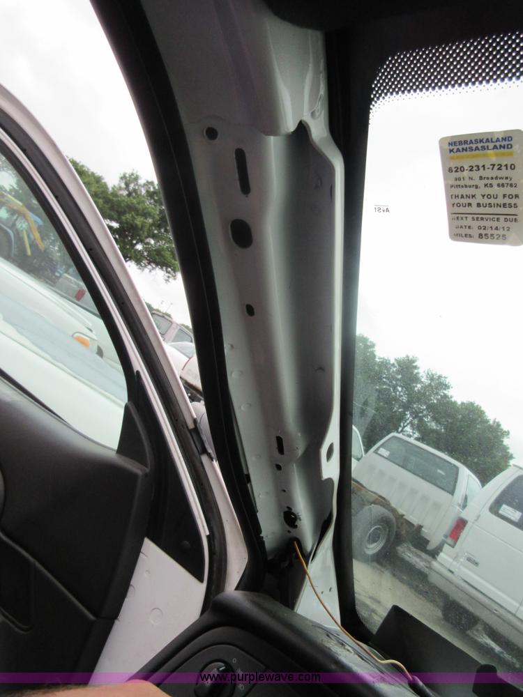 image for item I2091 2010 Ford Crown Victoria Police Interceptor