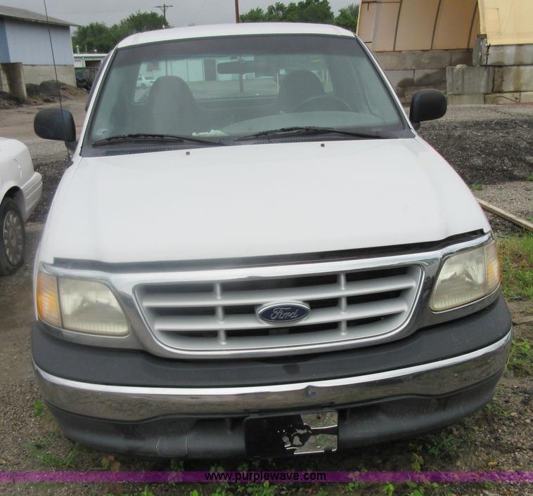 image for item I2092 1999 Ford F150 pickup truck