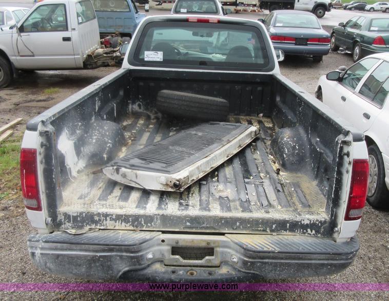 image for item I2092 1999 Ford F150 pickup truck